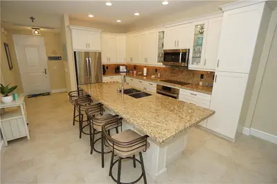 4511 El Mar Drive 201, Lauderdale-By-The-Sea – sold