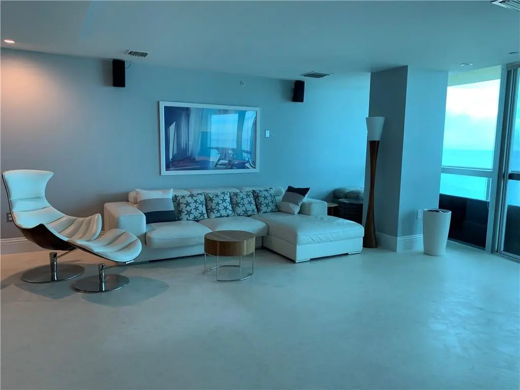 Photo 6 at 1200 Holiday Drive 702, Fort Lauderdale
