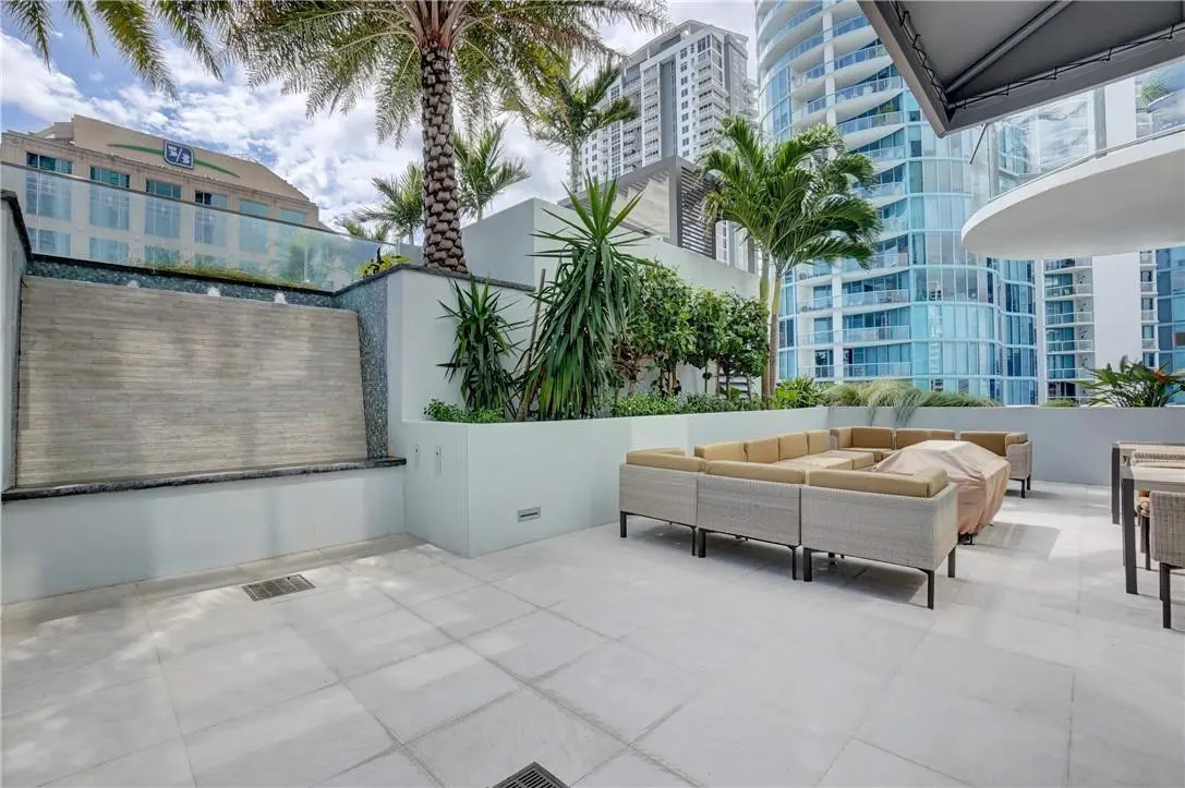 Photo 1 at 100 E Las Olas 1804, Fort Lauderdale