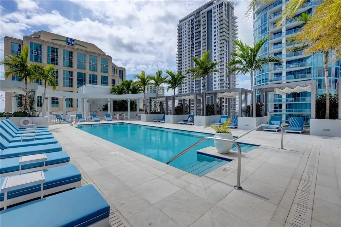 Photo 3 at 100 E Las Olas 1804, Fort Lauderdale