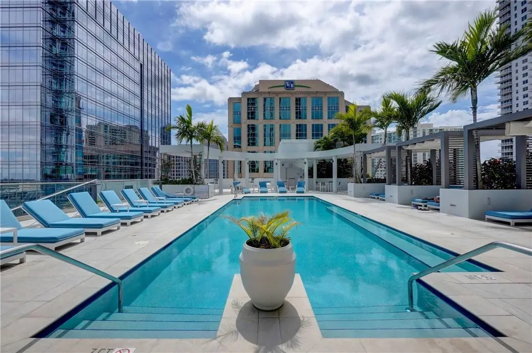 Photo 4 at 100 E Las Olas 1804, Fort Lauderdale