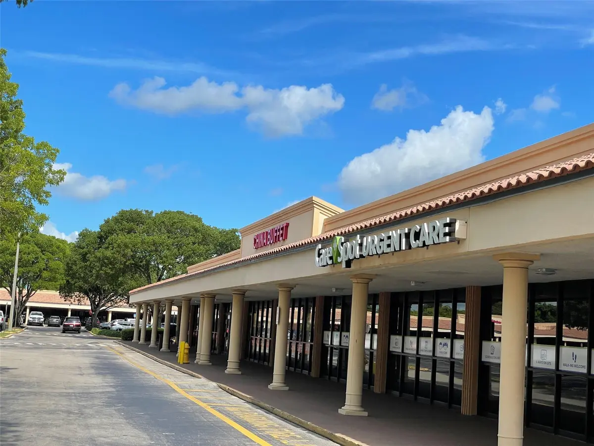 Photo 5 at 18606 NW 67th Avenue, Hialeah