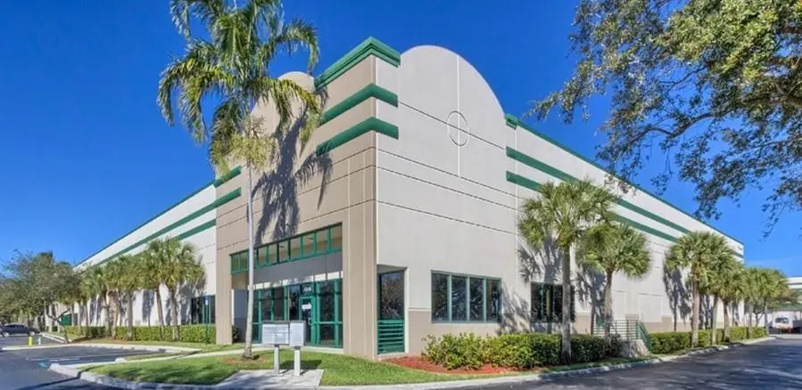 Photo 1 at 3951 SW 30th Avenue, Fort Lauderdale