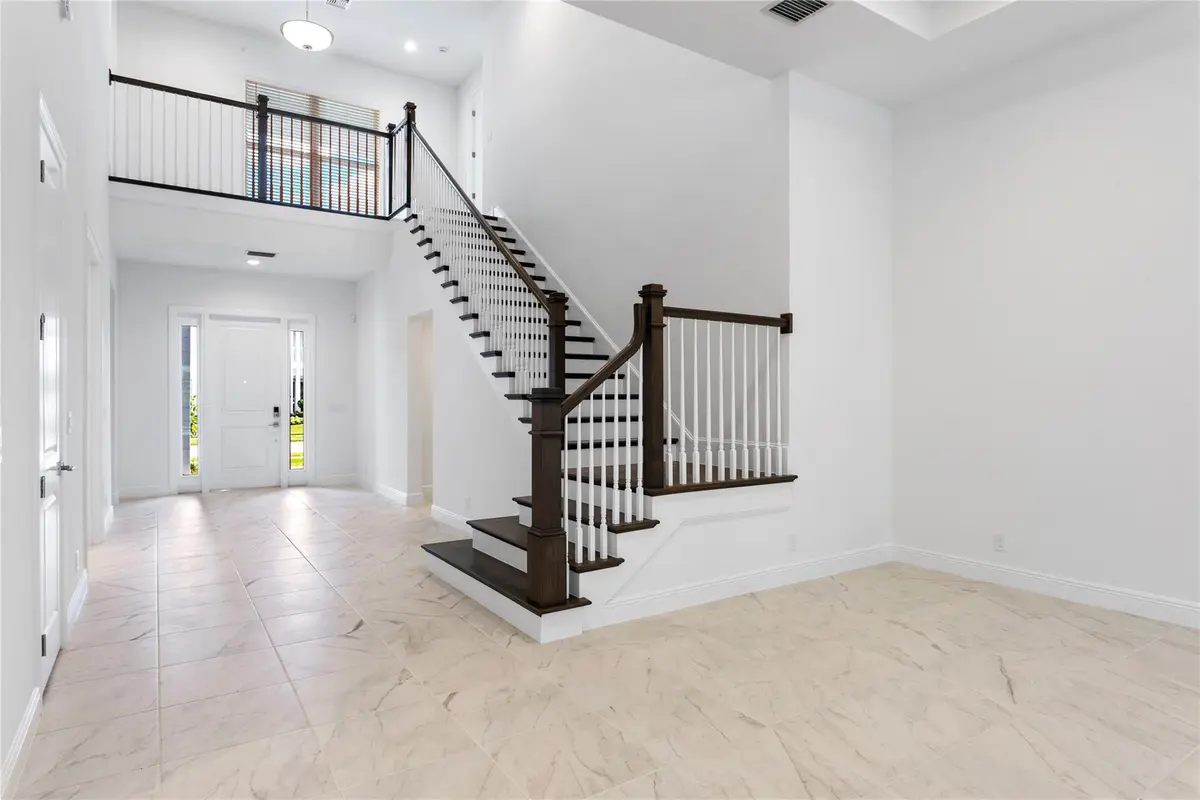 Photo 3 at 9224 Crestview Circle, Palm Beach Gardens