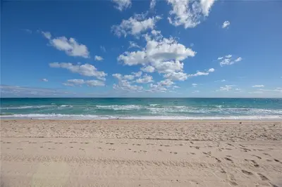 4900 N Ocean Boulevard 1719, Lauderdale-By-The-Sea – sold