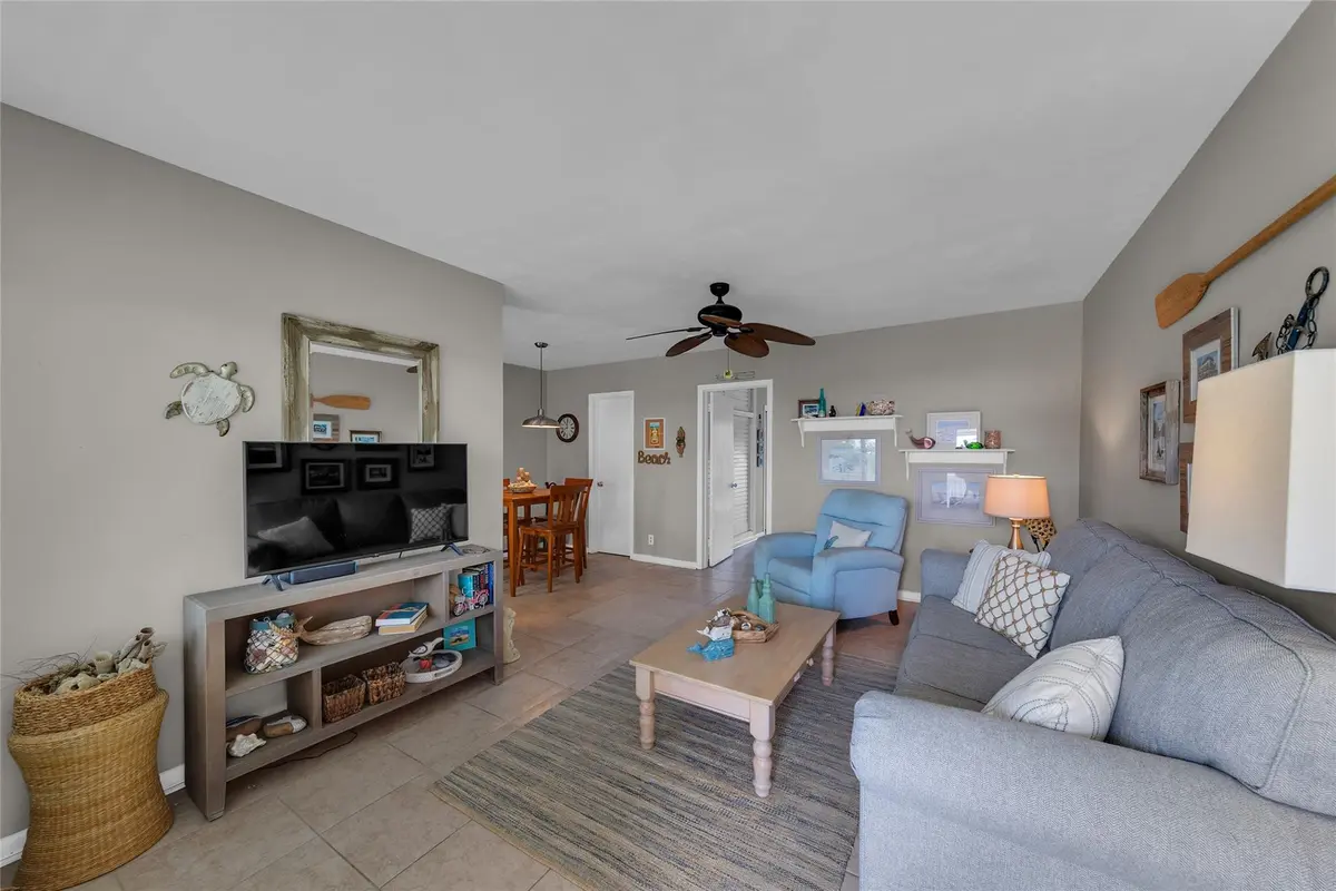 Photo 4 at 11 SW 4th Avenue 11, Boca Raton