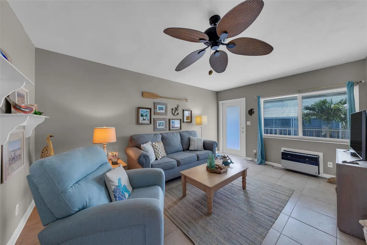 Photo 7 at 11 SW 4th Avenue 11, Boca Raton