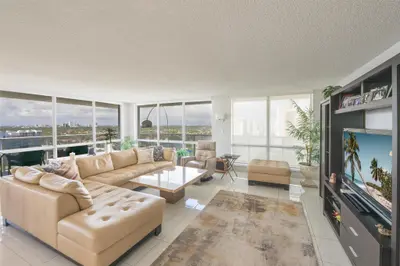 2751 S Ocean Drive 1401N, Hollywood – sold