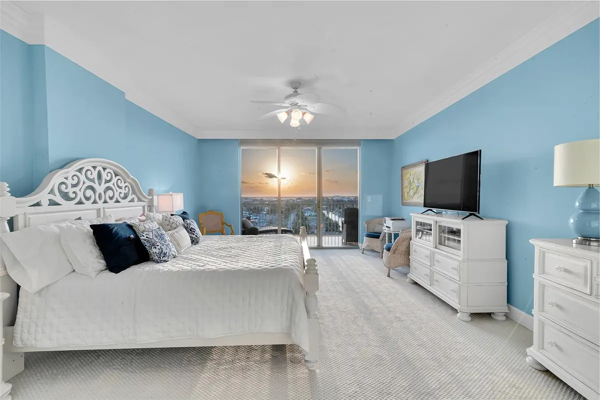 Photo 5 at 821 N Riverside Drive Ph2, Pompano Beach