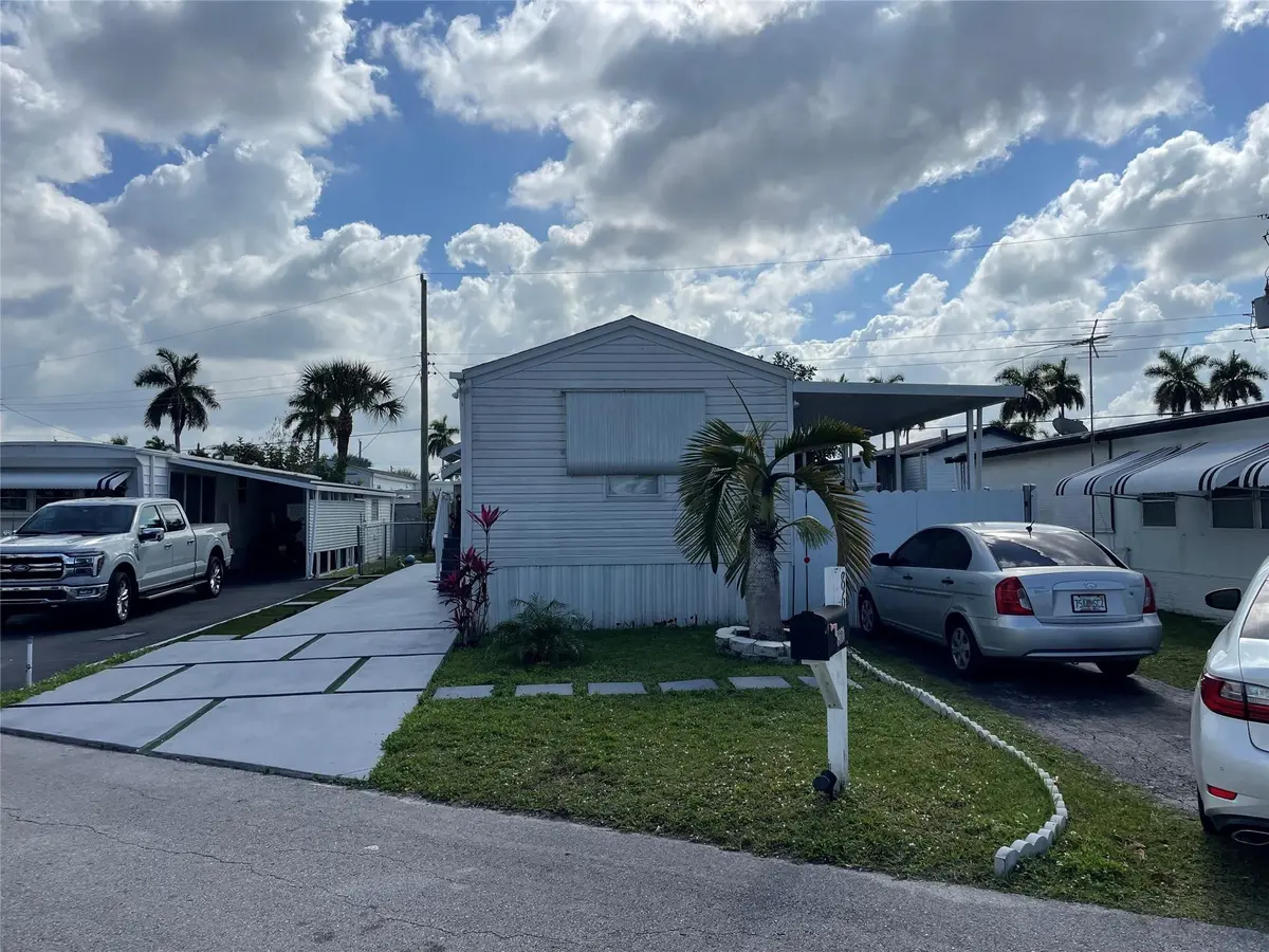 Photo 2 at 8670 SW 18th Court, Davie
