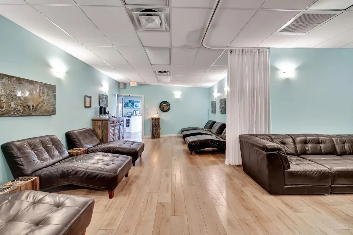 Photo 3 at 3045 N Federal Highway 60H, Fort Lauderdale