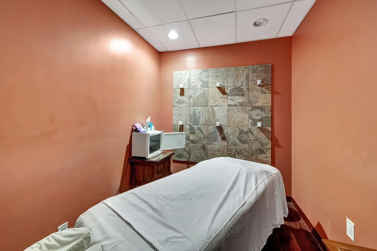 Photo 7 at 3045 N Federal Highway 60H, Fort Lauderdale
