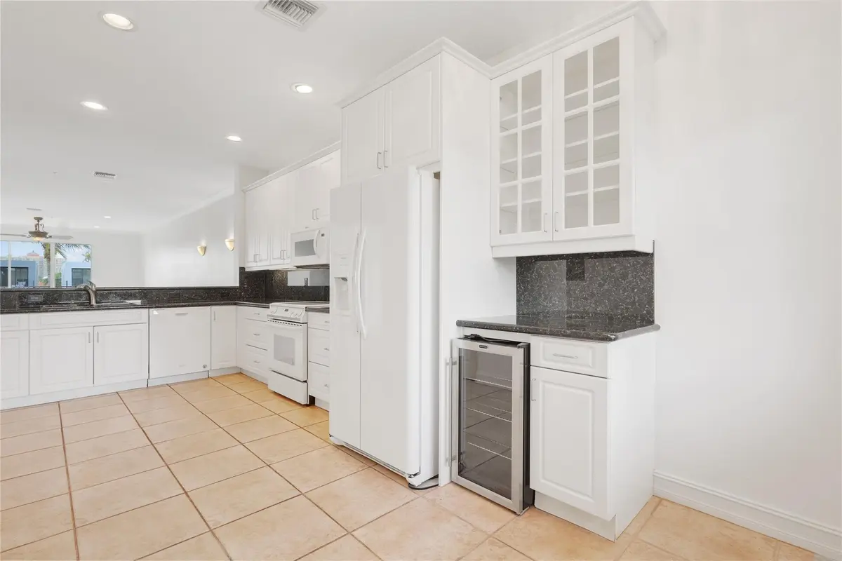 Photo 6 at 2720 NE 15th Street 305, Fort Lauderdale
