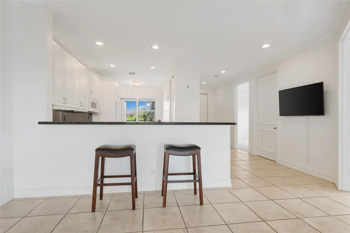 Photo 7 at 2720 NE 15th Street 305, Fort Lauderdale