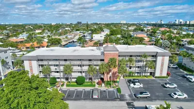 3111 NE 51st Street 205, Fort Lauderdale – sold
