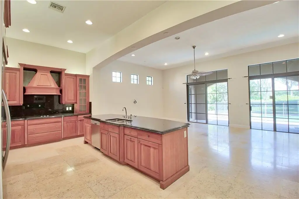 Photo 6 at 8166 Emerald Avenue, Parkland