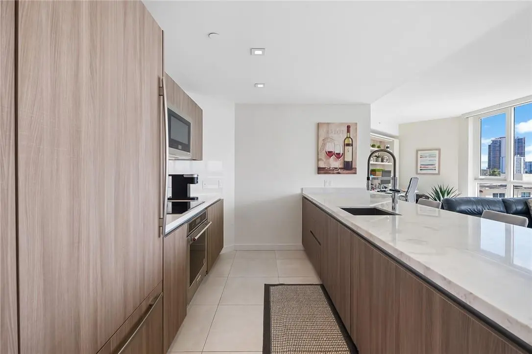 Photo 5 at 401 N Birch Road 506, Fort Lauderdale