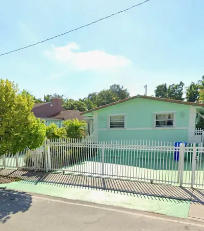 430 NE 75th Street, Miami – Duplex for sale