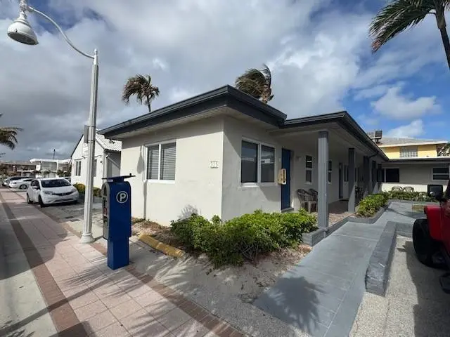 Photo 5 at 315 Mckinley Street, Hollywood