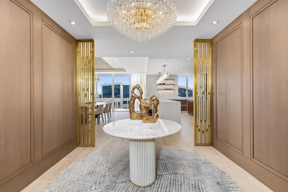 Foyer at 525 N Fort Lauderdale Beach Boulevard 2201, Fort Lauderdale