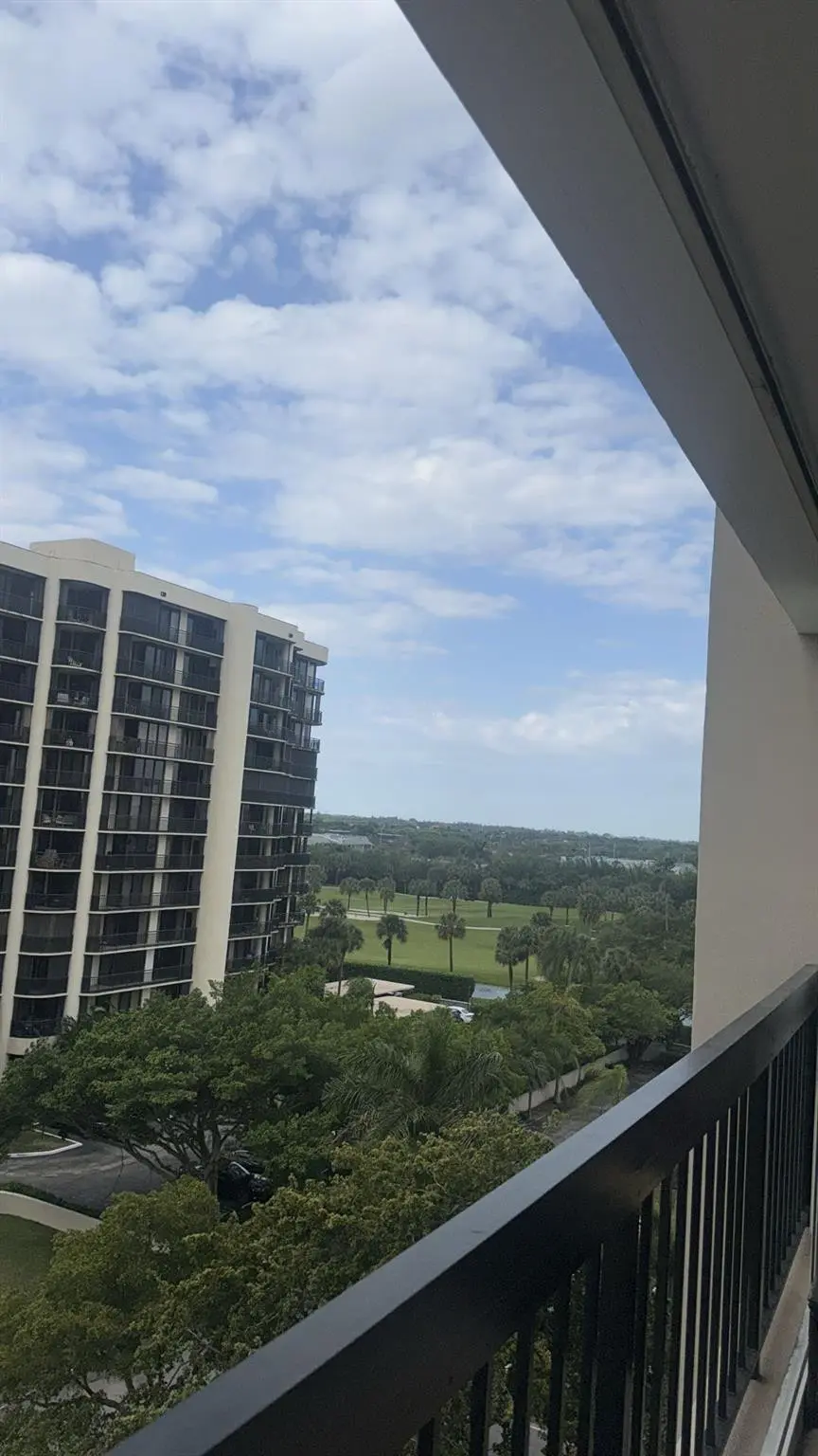 Photo 6 at 2425 Presidential Way 705, West Palm Beach