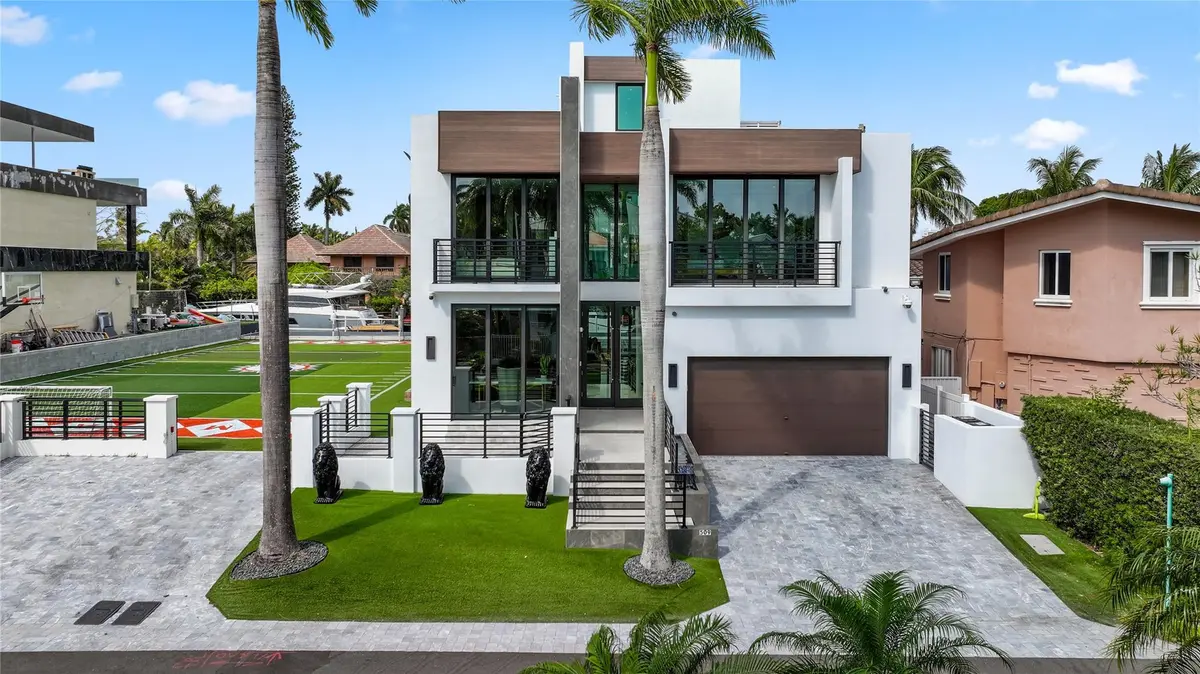 Photo 4 at 509 Coconut Isle Drive, Fort Lauderdale