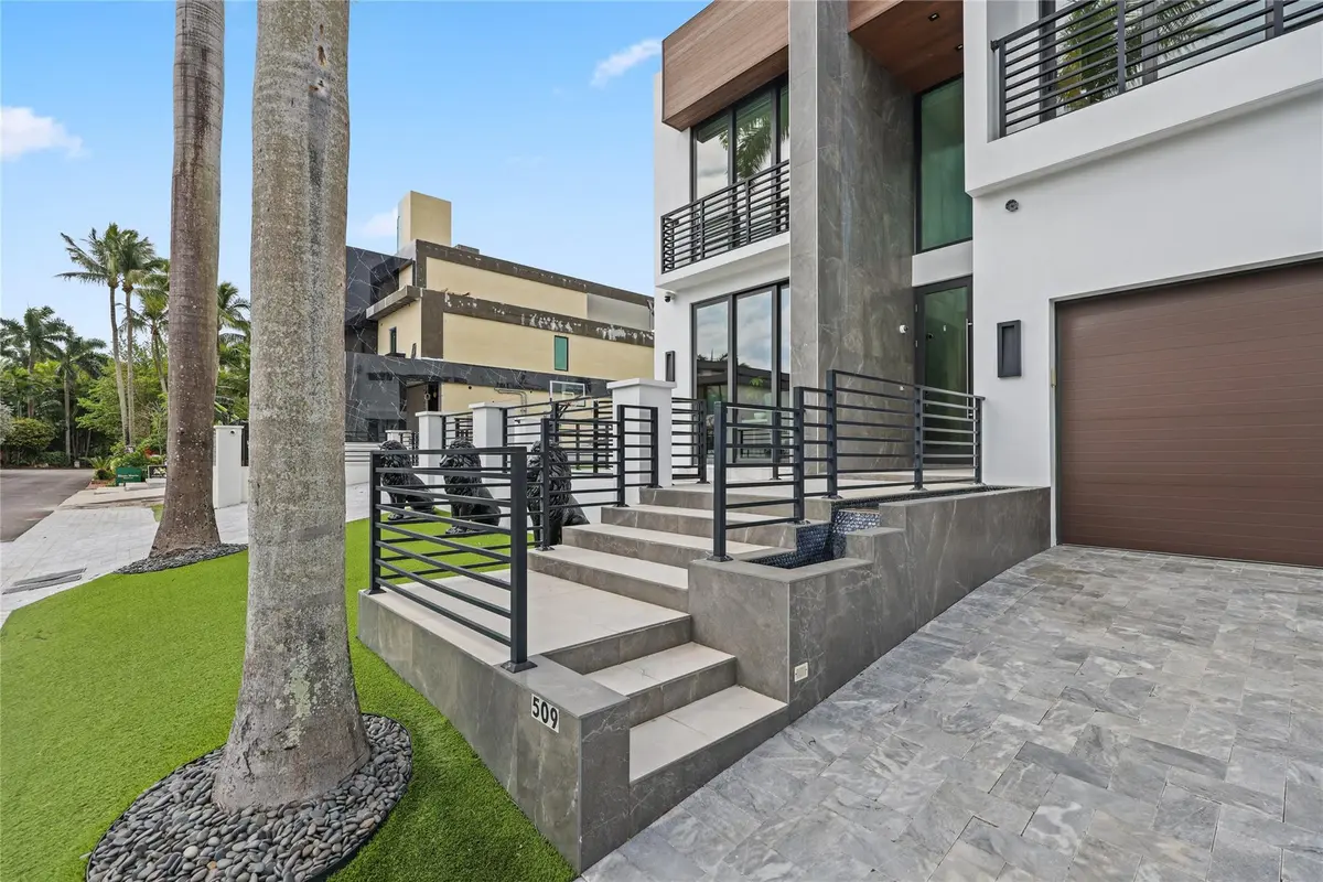 Photo 5 at 509 Coconut Isle Drive, Fort Lauderdale