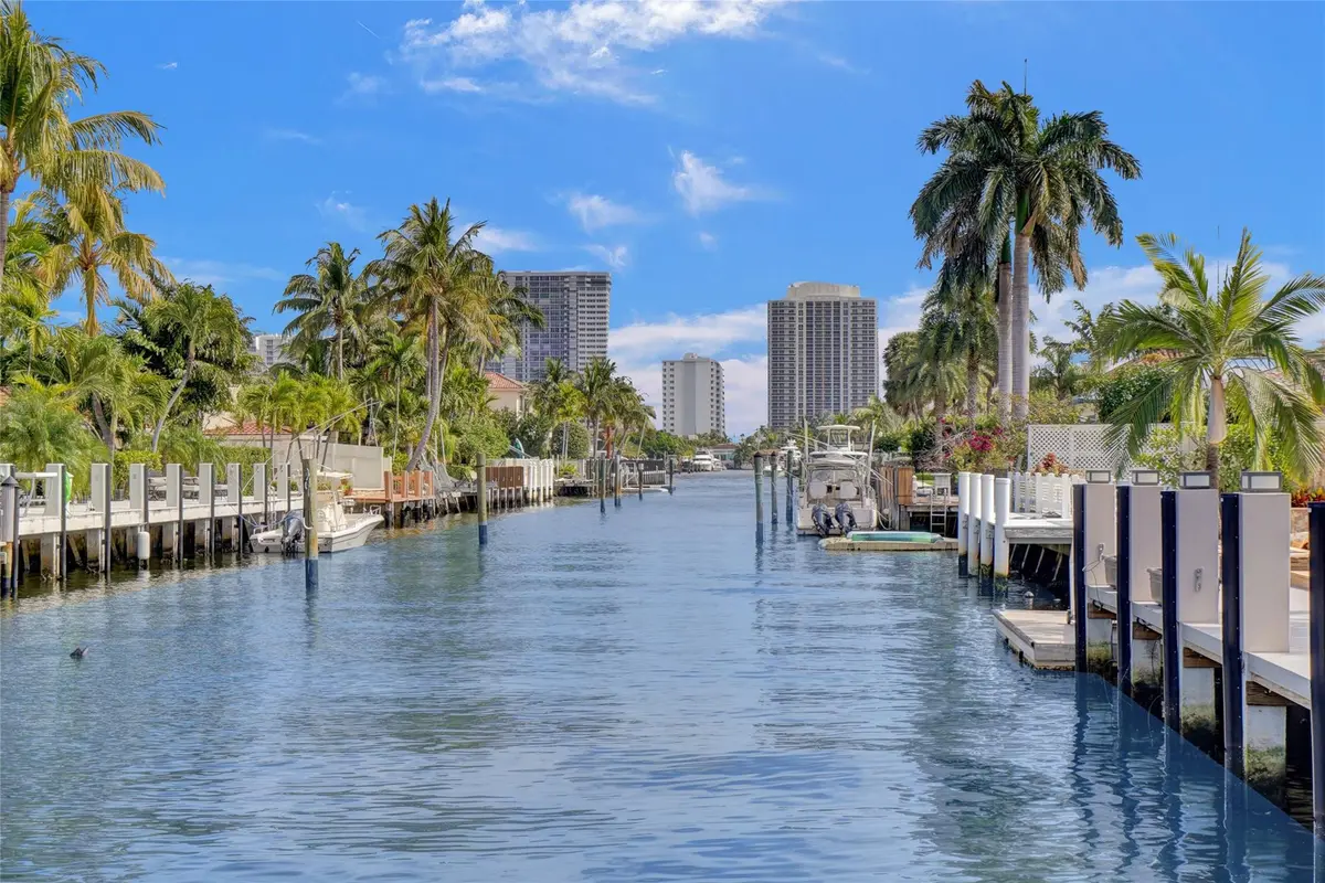 View Down Canal at 4030 Bayview Drive, Fort Lauderdale