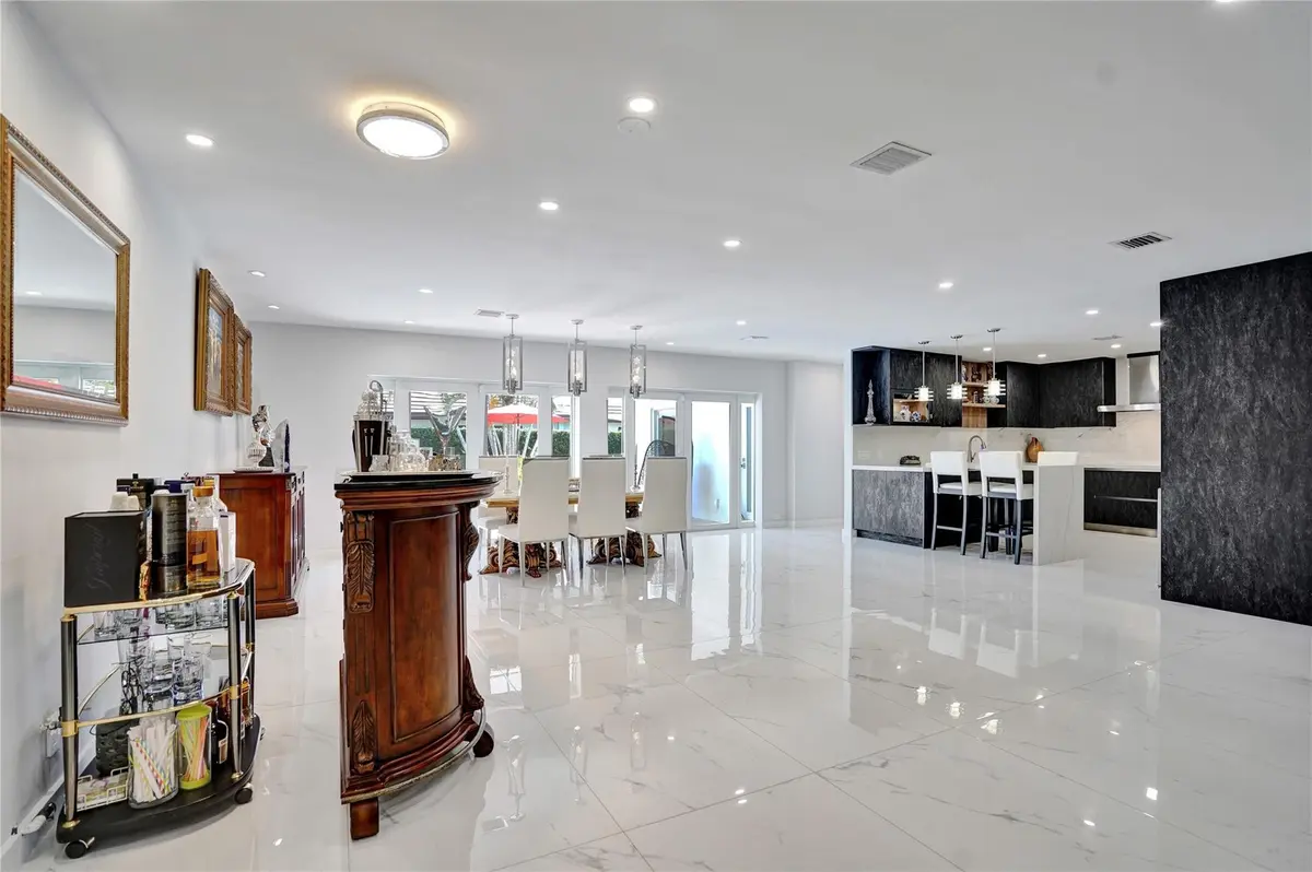 Great Room at 4030 Bayview Drive, Fort Lauderdale
