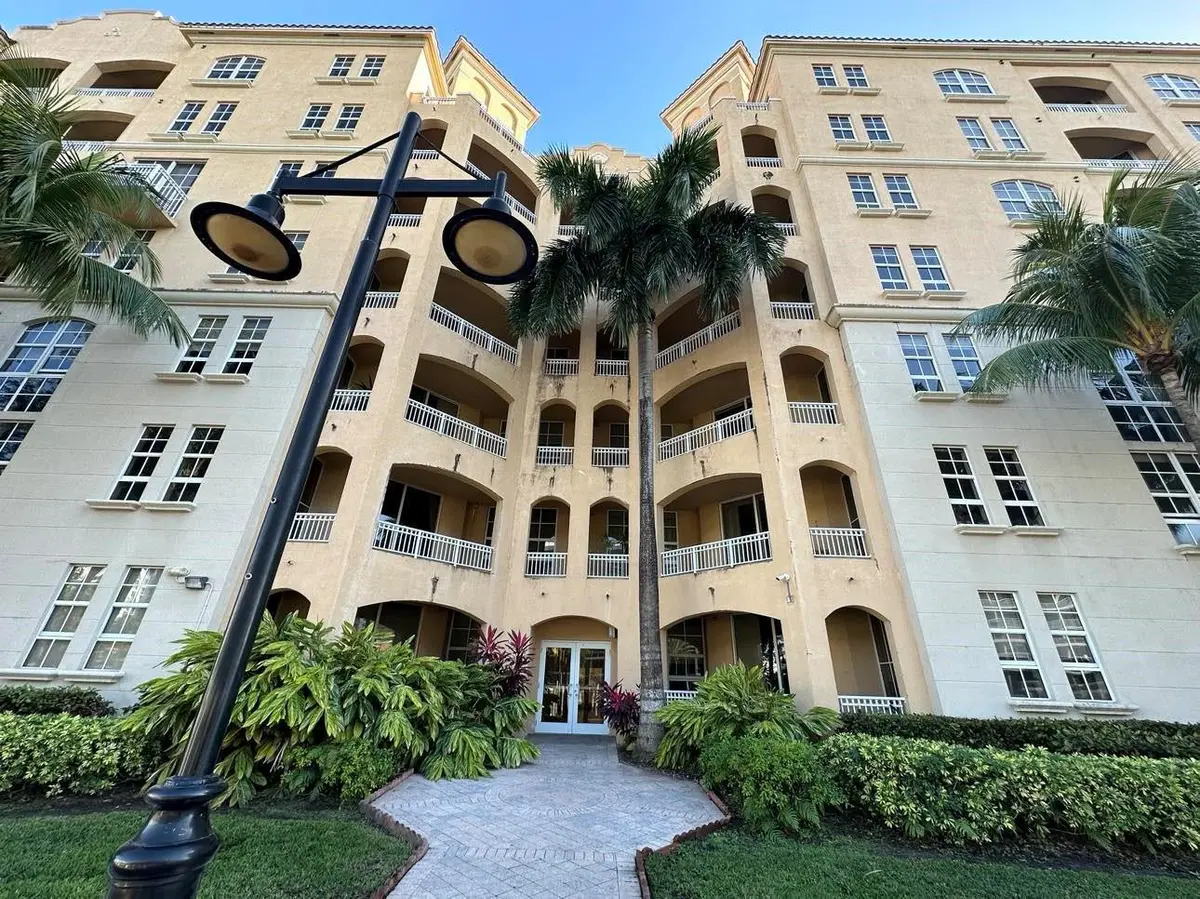 Photo 4 at 3001 NE 185th Street 111, Aventura