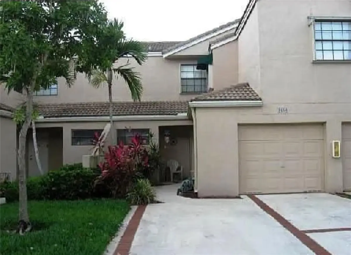 Photo 2 at 1668 Cypress Pointe Drive 1668, Coral Springs