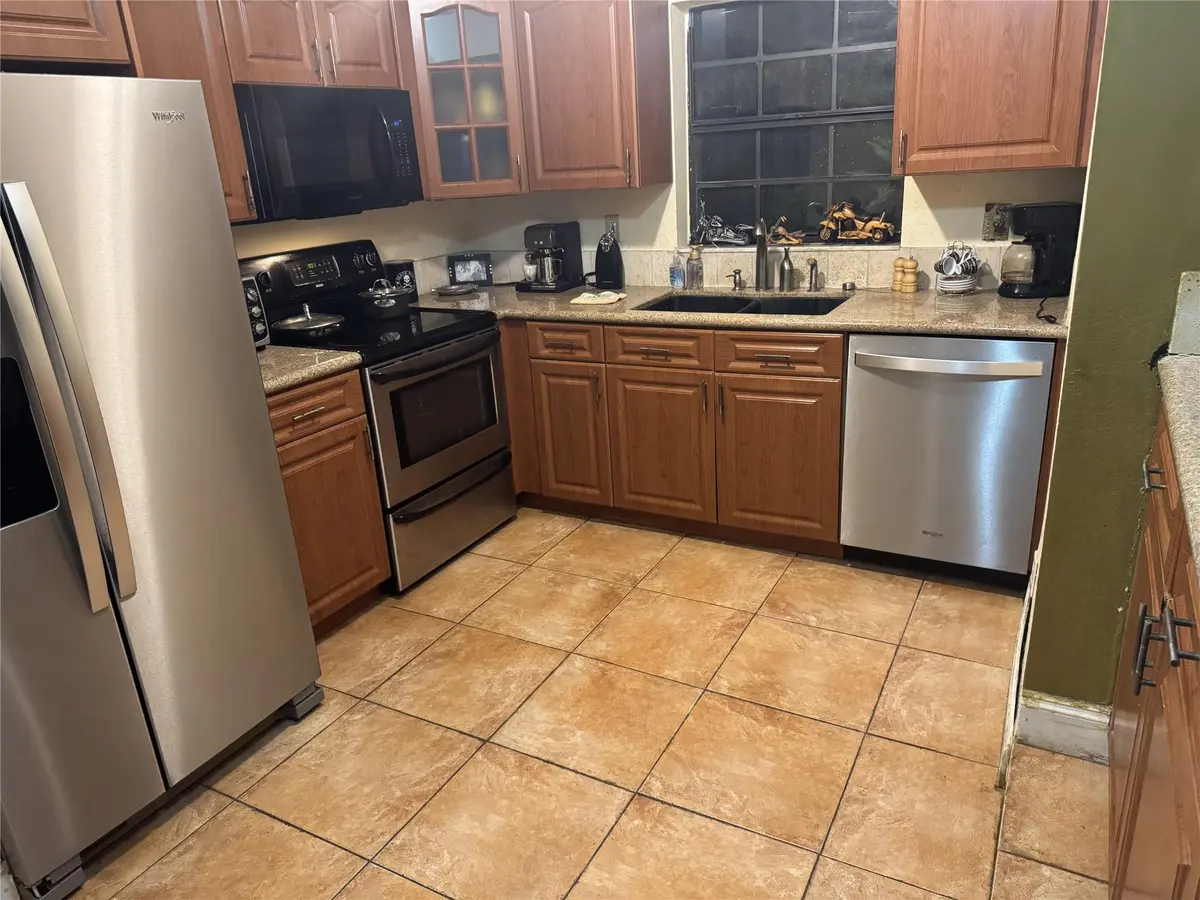 Photo 6 at 1668 Cypress Pointe Drive 1668, Coral Springs