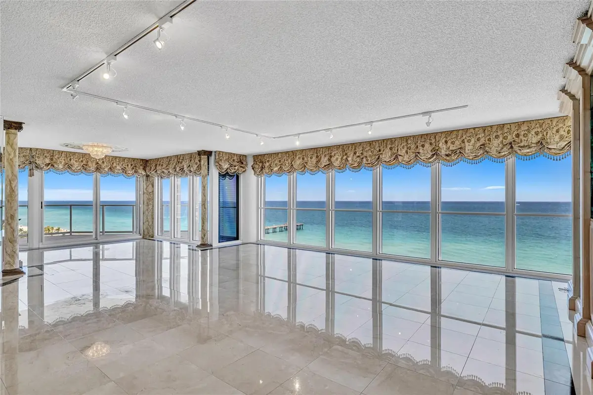Photo 2 at 16445 Collins Avenue 1026, Sunny Isles Beach