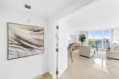 100 S Birch Road 1605, Fort Lauderdale – sold