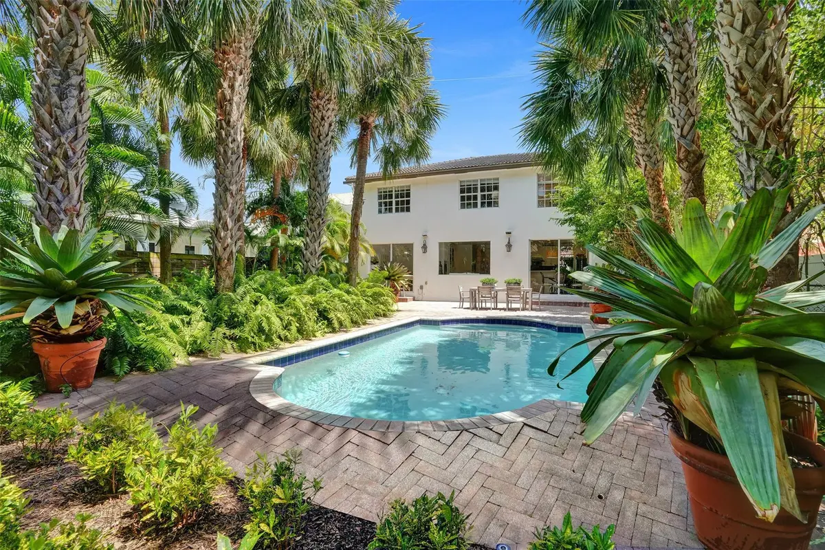 Photo 3 at 2614 Clematis Place, Fort Lauderdale
