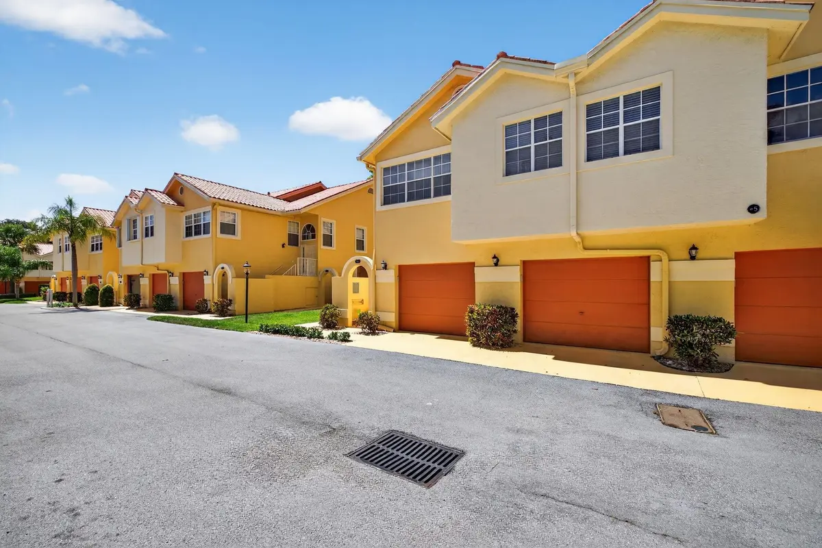 Photo 4 at 2121 S Ocean Boulevard 506, Lauderdale-By-The-Sea
