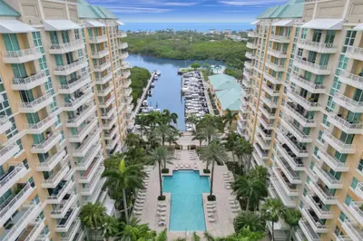 700 E Boynton Beach Boulevard 406, Boynton Beach – Condominium for sale