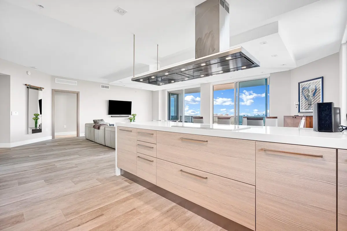 Photo 2 at 17111 Biscayne Boulevard 1702, North Miami Beach
