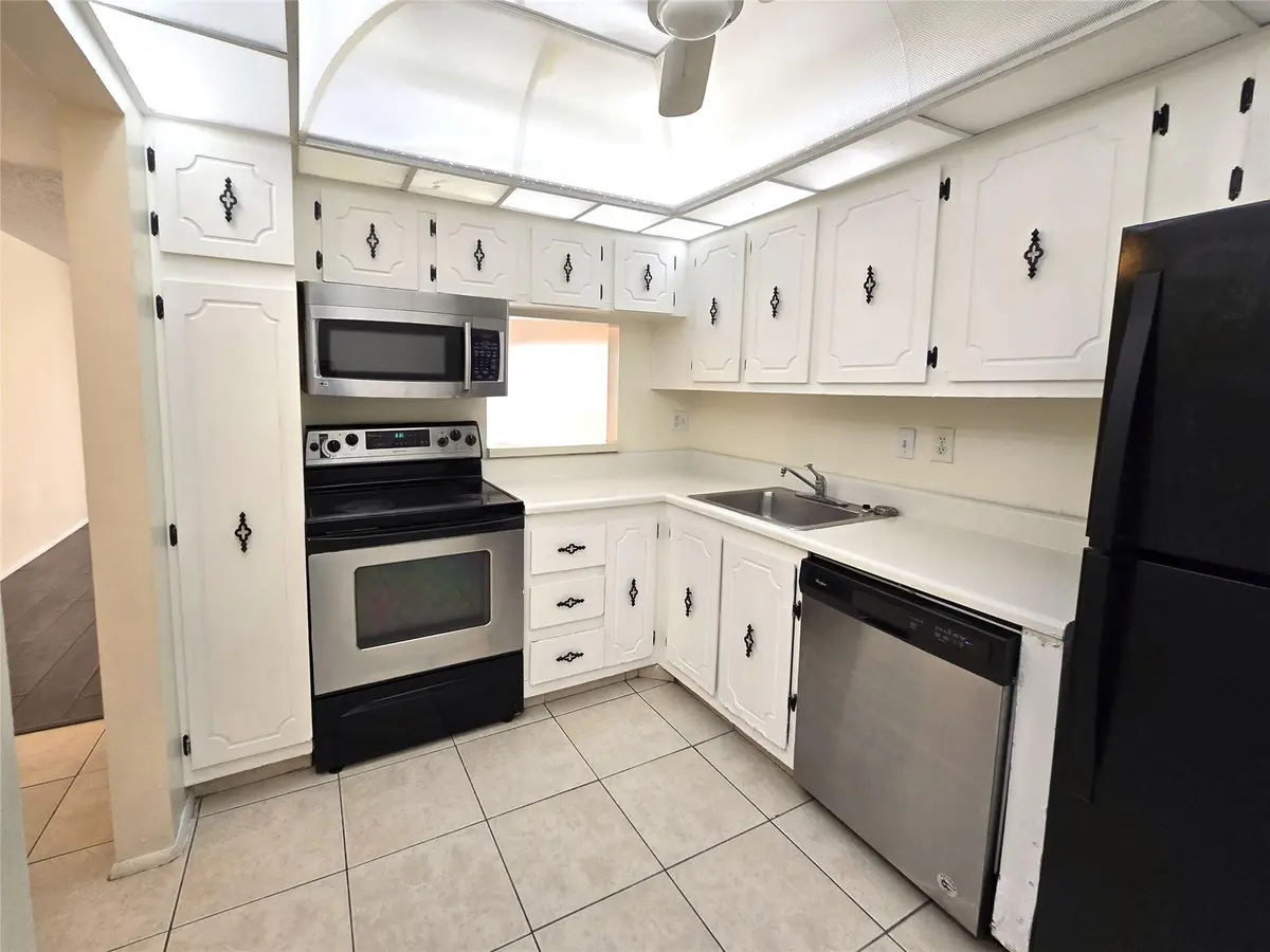 Photo 2 at 4334 NW 9th Avenue 9-3B, Deerfield Beach