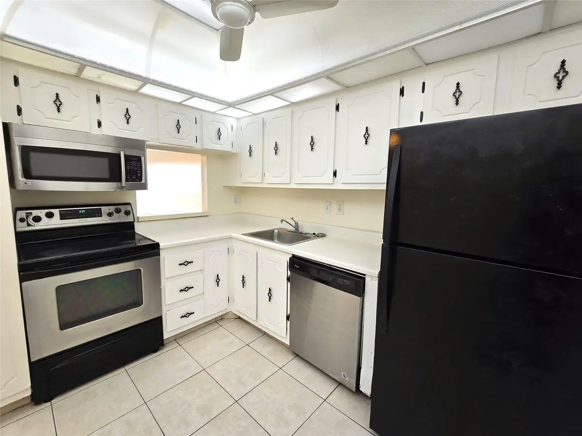 Photo 3 at 4334 NW 9th Avenue 9-3B, Deerfield Beach