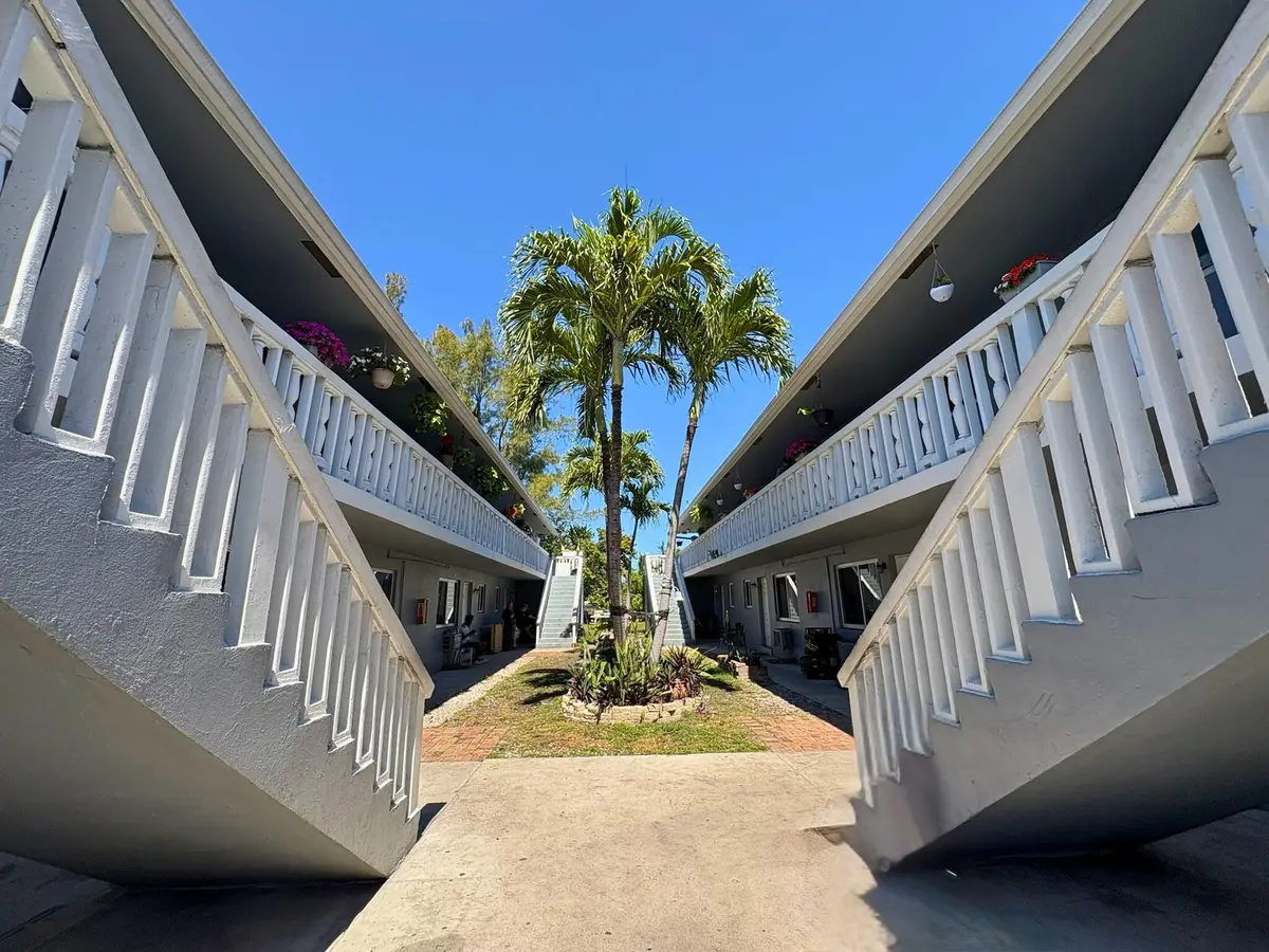 Photo 2 at 101-105 SE 26 Street, Fort Lauderdale