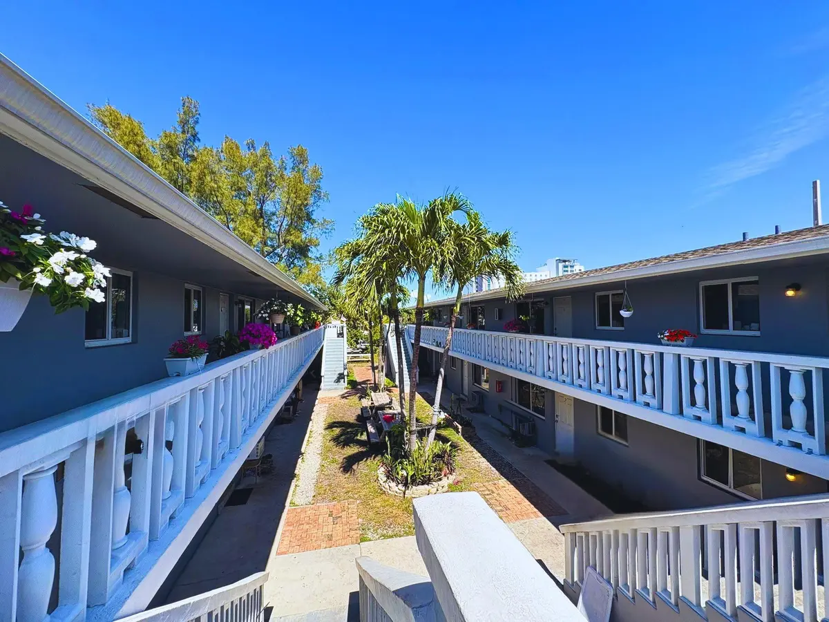 Photo 6 at 101-105 SE 26 Street, Fort Lauderdale