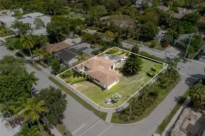 904 SE 11th Court, Fort Lauderdale – sold