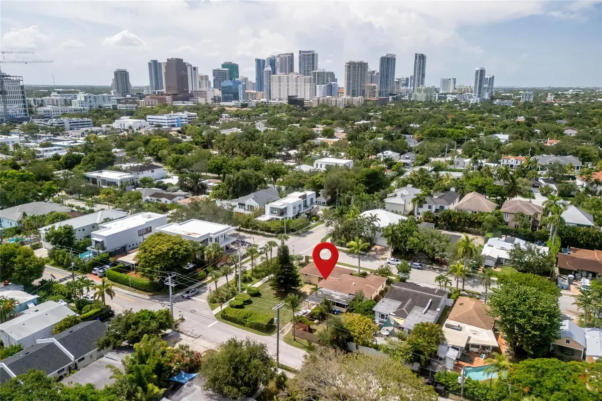 Photo 4 at 904 SE 11th Court, Fort Lauderdale