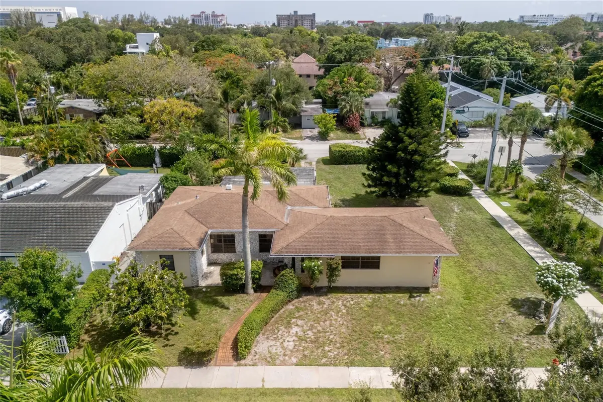 Photo 6 at 904 SE 11th Court, Fort Lauderdale
