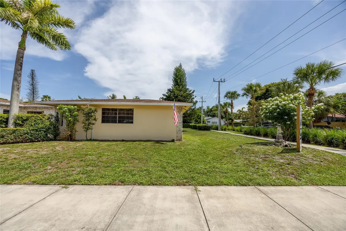 Photo 8 at 904 SE 11th Court, Fort Lauderdale