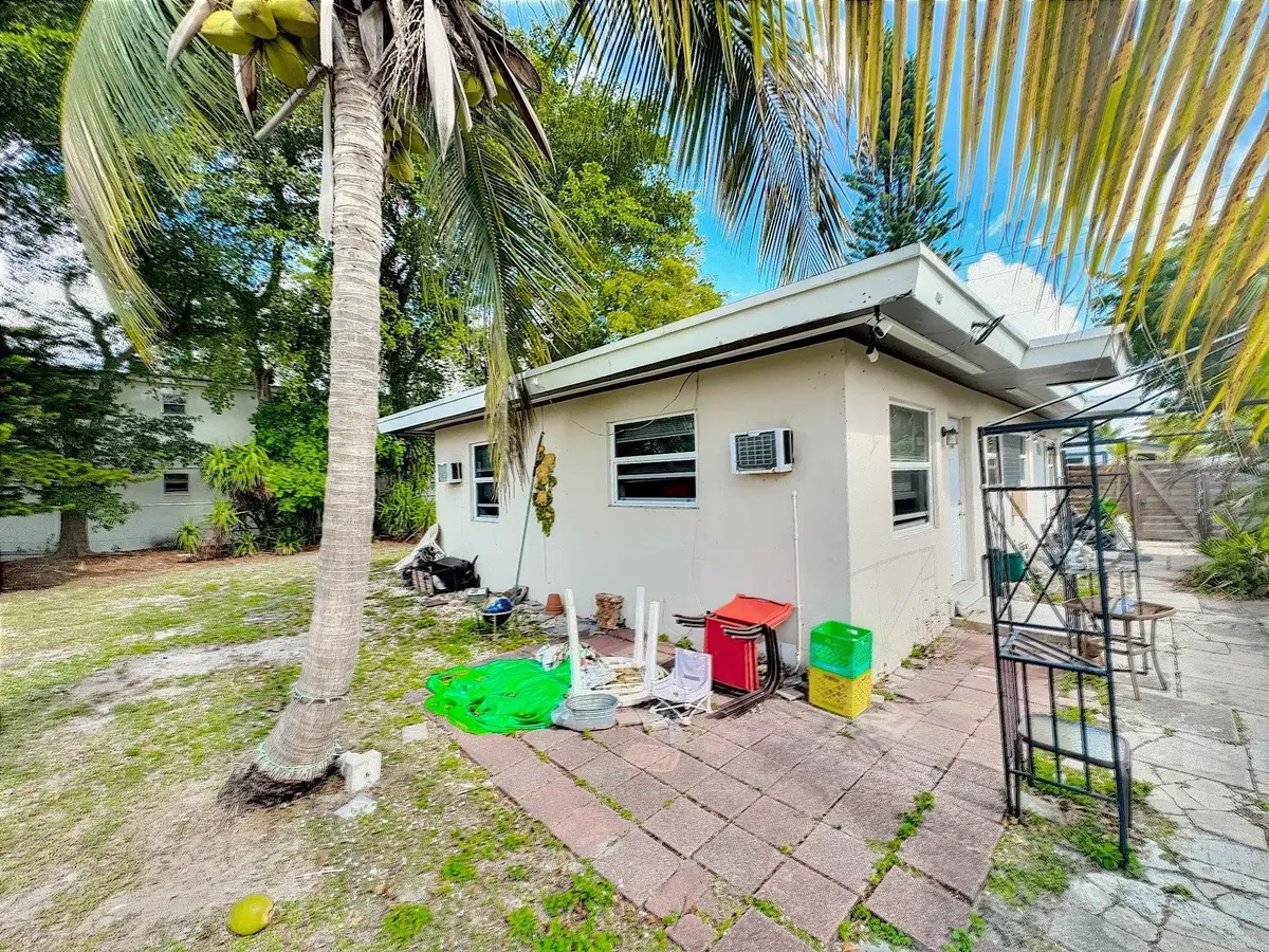 Photo 4 at 1219 NE 5th Terrace, Fort Lauderdale