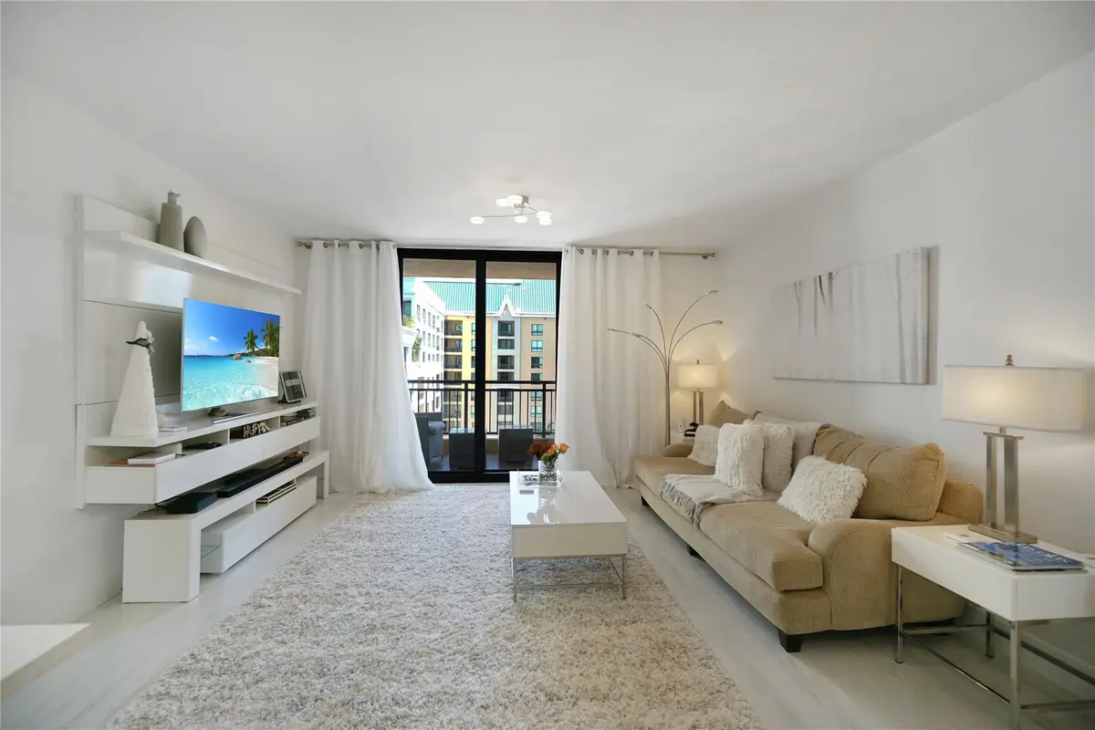 Photo 6 at 110 N Federal Highway 1207, Fort Lauderdale