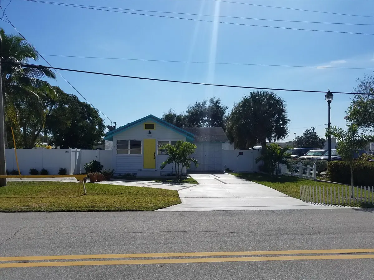Photo 1 at 1240 NE 34th Court, Oakland Park