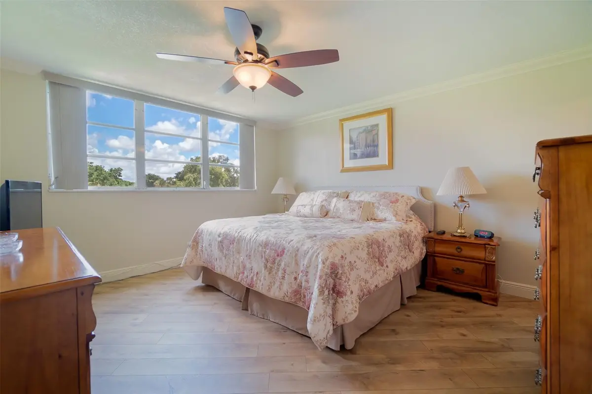 Photo 5 at 820 S Hollybrook Drive 209, Pembroke Pines